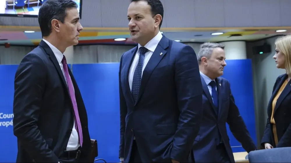 Los jefes de Estado Pedro Sánchez (Izq.) y Leo Varadkar (Der.) se distanciaron de la posición dominante y sumaron presión para que Israel detenga su ofensiva en Gaza.