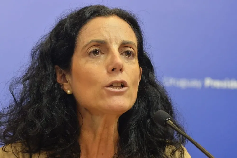 La ministra de Economía, Azucena Arbeleche, señaló que las franjas de descuento serán de 5%, 10%, 15% y 20%