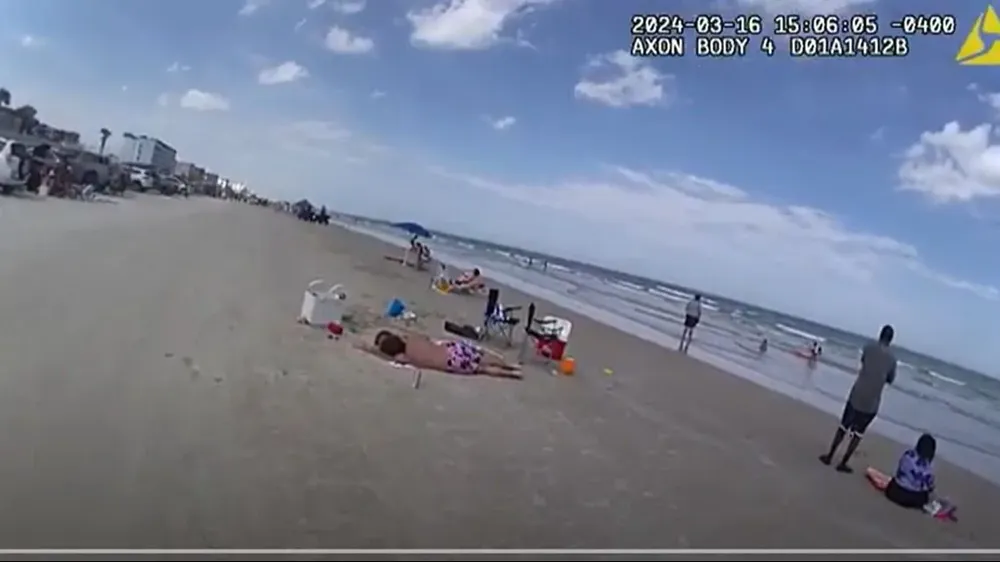 La pareja enfrenta cargos por negligencia infantil.