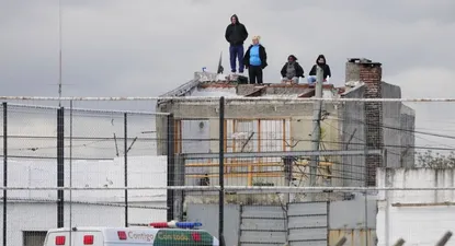 Algunos espectadores optaron por ésta ubicación para ver el Danubio - Peñarol en Jardines