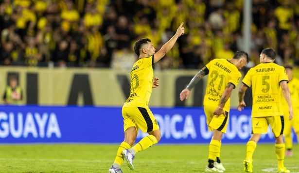 Peñarol 2-1 Deportivo Maldonado por el Torneo Apertura: tras un pésimo primer tiempo y de atrás, el aurinegro ganó con golazos de Arezo y Fernández, previo al clásico