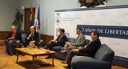 Aumento de tasa consular afecta la credibilidad, según expertos