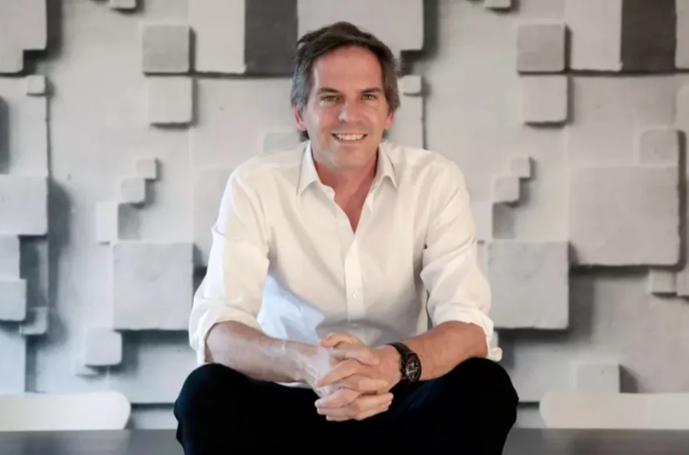 El Presidente designó al pionero tecnológico como embajador en Estados Unidos.