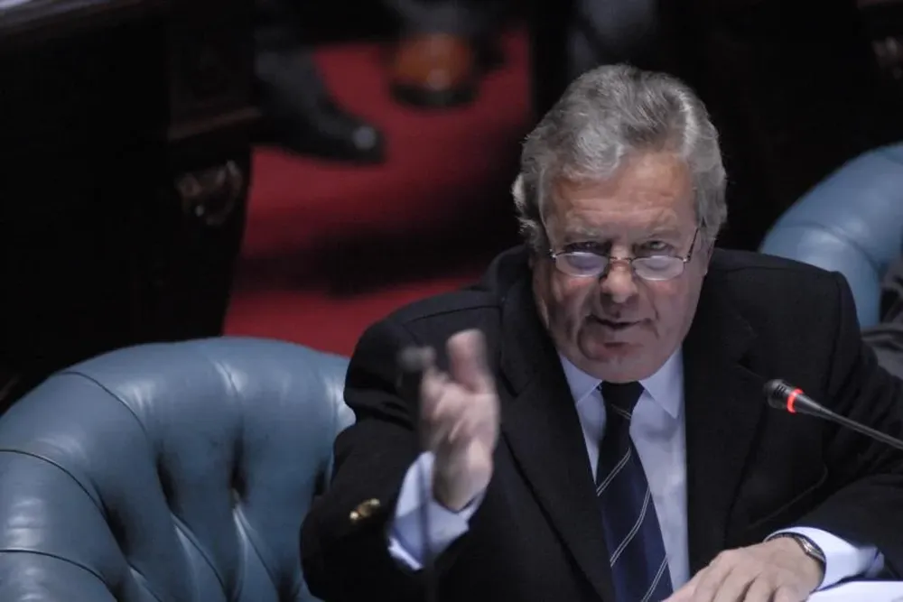 Senador nacionalista Carlos Moreira