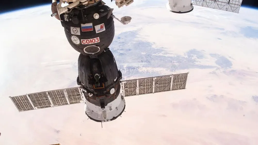 Scott Kelly tuiteó esta imagen de la Tierra después de 330 días en el espacio, diciendo que había estado contando los días durante su estancia espacial.