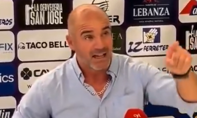 La bronca de Walter Pandiani con un periodista en conferencia de prensa