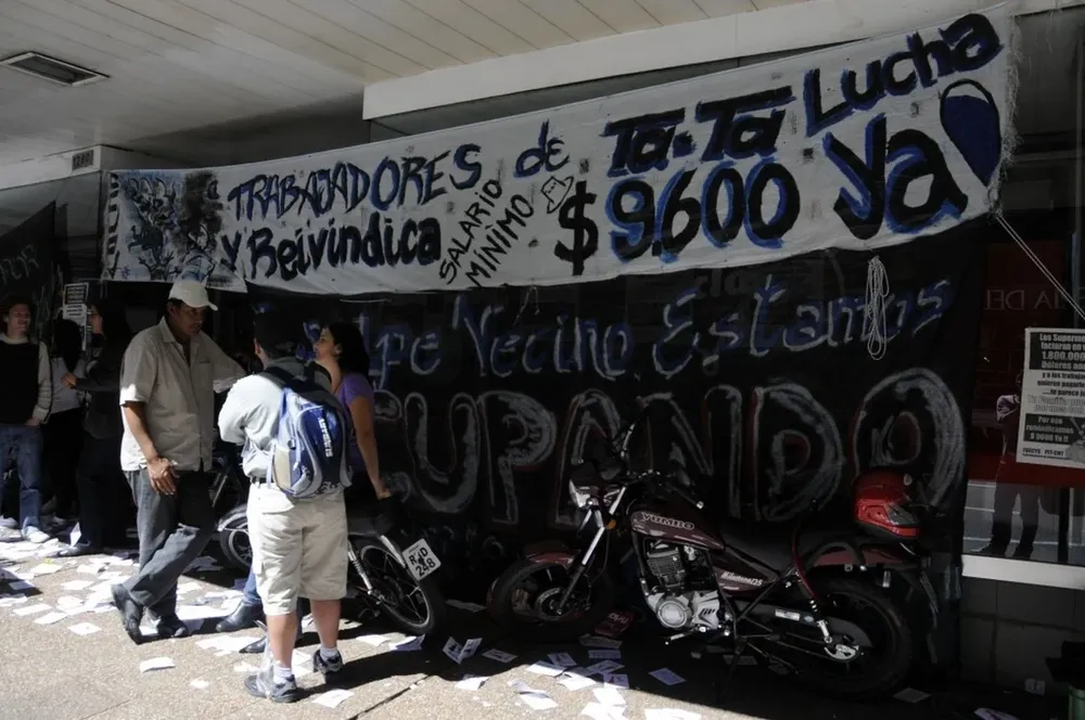 Los empleados de Ta-Ta continúan con las medidas de lucha