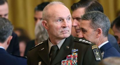 El Pentágono obliga a dimitir al jefe del Estado Mayor del Ejército de EEUU en medio de las dudas por la guerra contra Irán