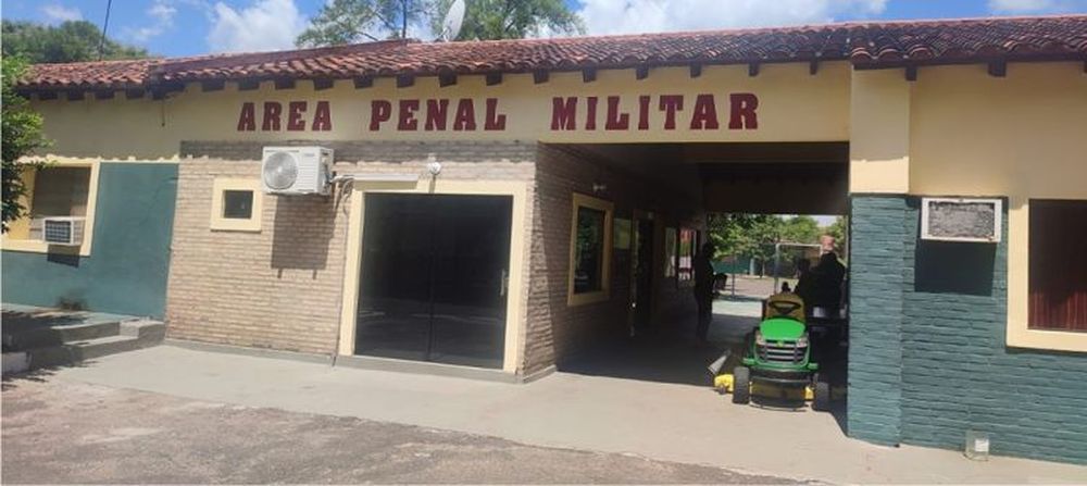 Fachada de la prisión militar Viñas Cue de Paraguay