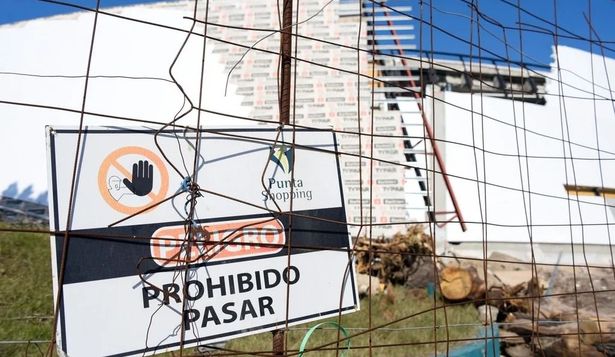 Reconstrucción de Punta Shopping