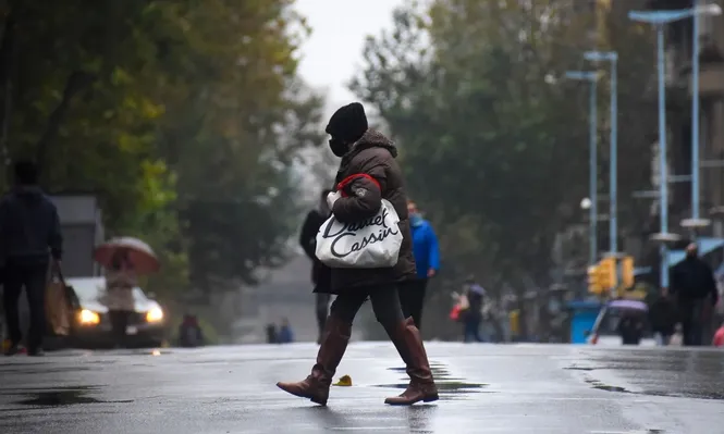 La cantidad de casos desde el 23 de marzo no bajó, sino que aumentó
