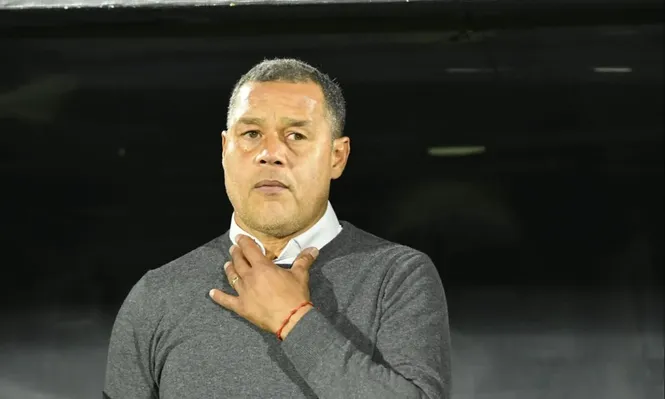 Darío Rodríguez con brazalete negro en memoria de José Fuentes