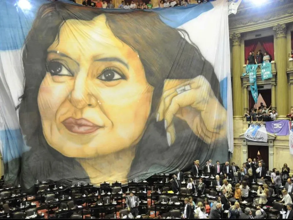La bandera de Cristina desplegada en Diputados