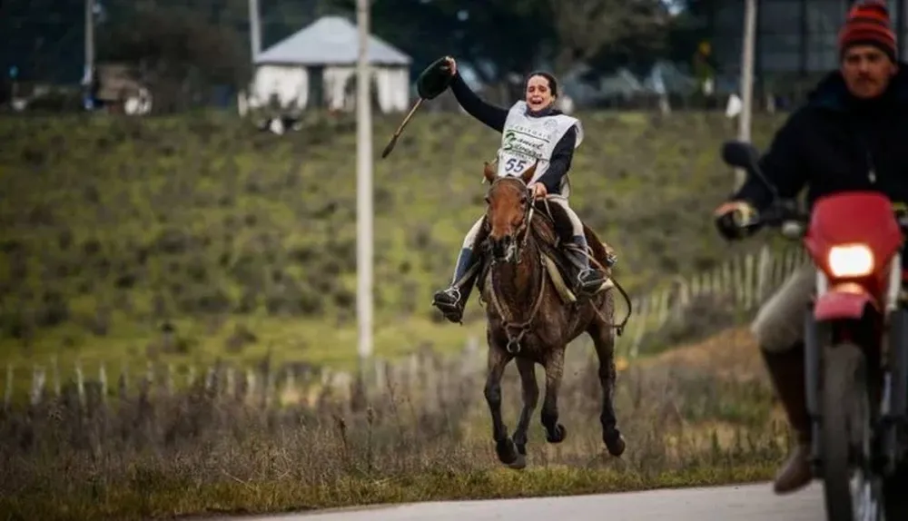 Fernanda con Taba de Fraile Muerto llegando a la meta