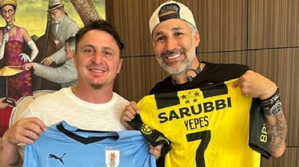 Cristian Cebolla Rodríguez le hizo dos obsequios a Mario Yepes