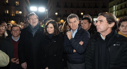 Núñez Feijóo, Díaz Ayuso, José María Aznar y Mariano Rajoy, el jueves en Puerta del Sol en el acto por Venezuela.
