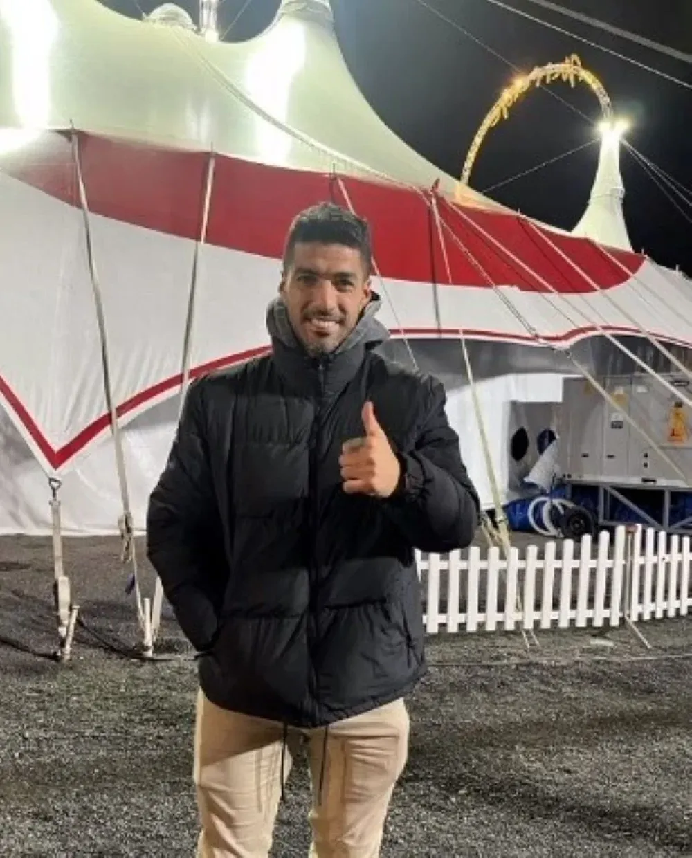 Luis Suárez concurrió con su familia a un circo de Porto Alegre