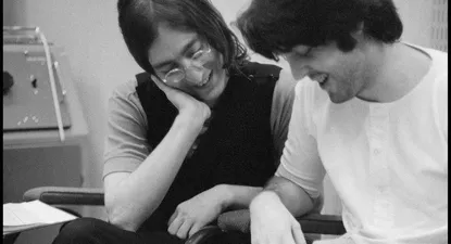 el carinoso saludo de paul mccartney a john lennon en su aniversario numero 80