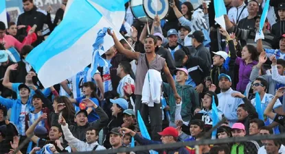 Hinchas de Cerro en el Tróccoli