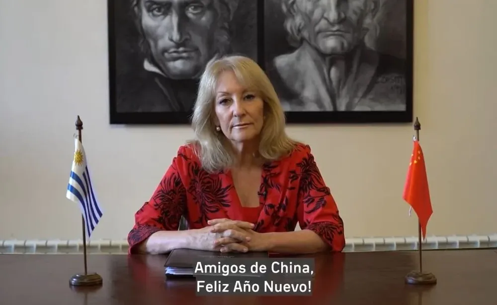 Cosse en el video grabado con el deseo de Feliz Año