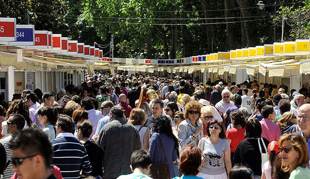 Miles de visitantes asistirán a la Feria del Libro de Madrid.