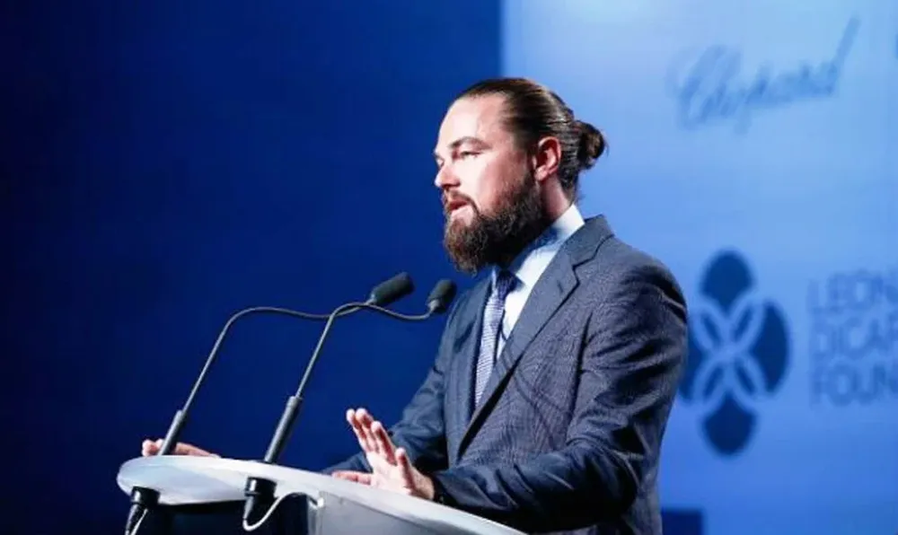 Leonardo Di Caprio durante la presentación de la subasta a beneficio