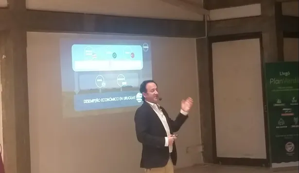 El economista Ignacio Munyo disertó en Florida.