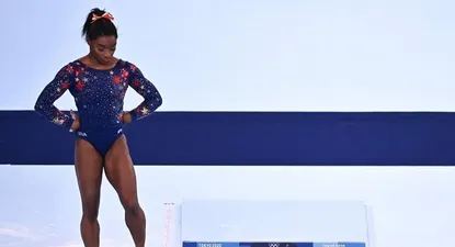 Simone Biles se retiró de la competición por equipos de los Juegos Olímpicos de Tokio 2020 para centrarse en su salud mental.