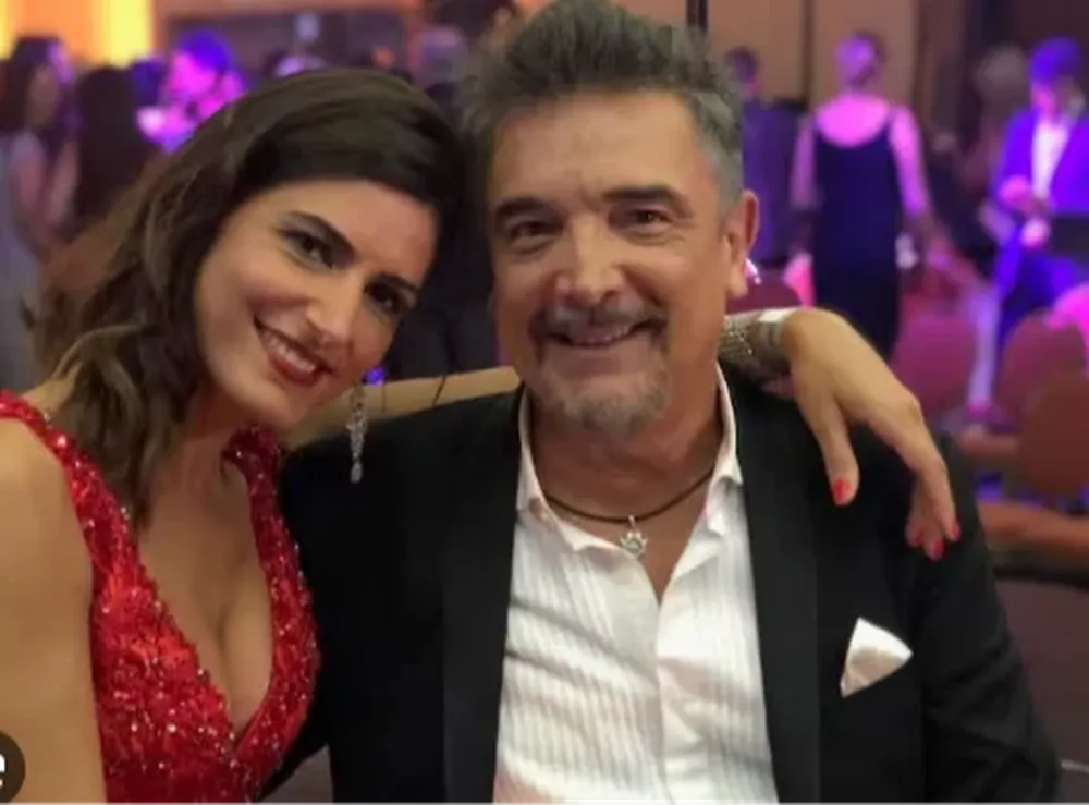 En una entrevista, la cantante se mostró enojada cuando le preguntaron por Artaza