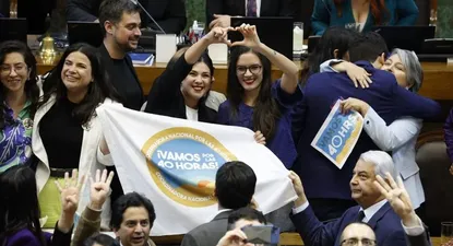 chile aprobo una ley de reduccion progresiva de la semana laboral de 45 a 40 horas