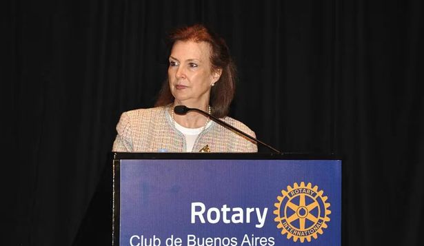 “Lamentablemente es un impuesto muy antipático, porque vos tenés que firmar el cheque para pagarlo, pero todos los otros también los estás pagando”, abundó la ministra Mondino.