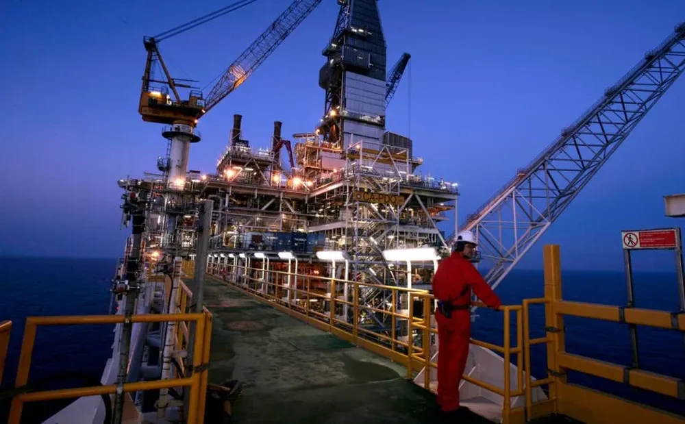 Búsqueda de petróleo en altamar