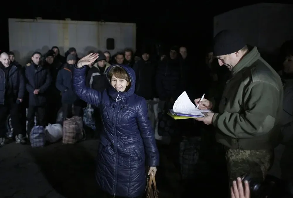 Militares que fueron hechos prisioneros durante un intercambio entre Ucrania y los rebeldes prorrusos (foto archivo)