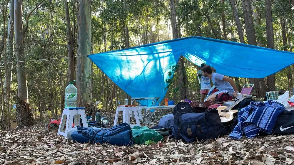 Campamento montado en una de las parcelas de Santa Teresa