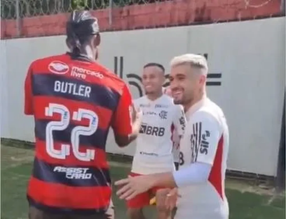 El saludo de De Arrascaeta a Butler