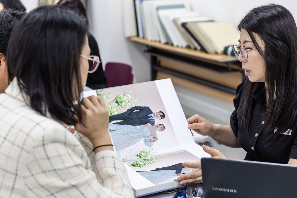 Las menores oportunidades de conocerse en persona durante la pandemia y un cambio de percepción han impulsado el aumento de las búsquedas de pareja.