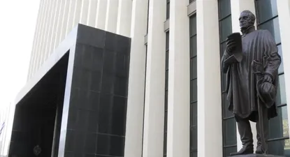 Mandos medios de UTE cuestionan remoción de gerente