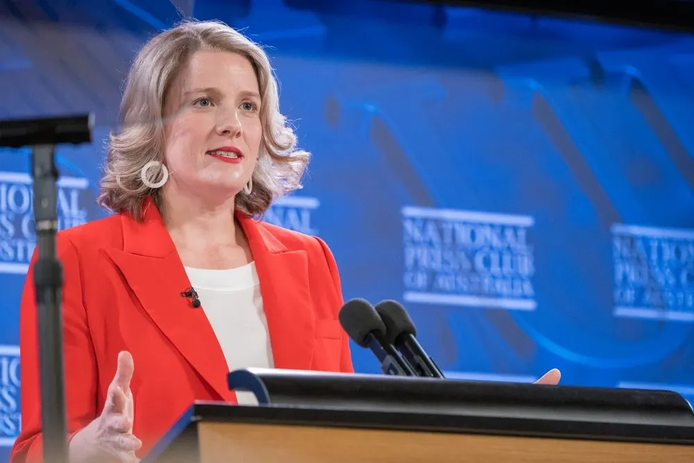 La ministra de Interior de Australia, Claier O’Neill confía en reducir drásticamente el número de inmigrantes para el año entrante.