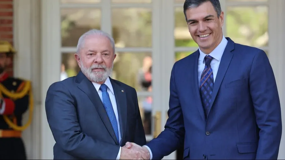 Lula da Silva reiteró sus críticas a las exigencias ambientales de la UE y Sánchez se mostró de acuerdo a sostener nuevas conversaciones de alto nivel.