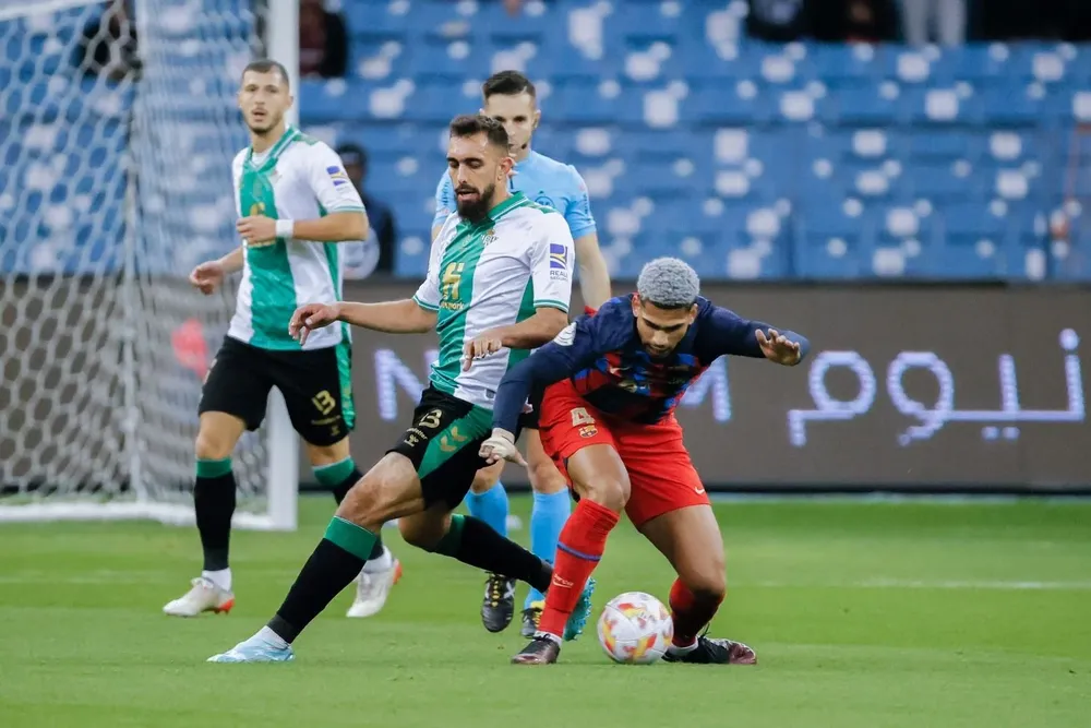 Araujo dejando todo en cada intervención