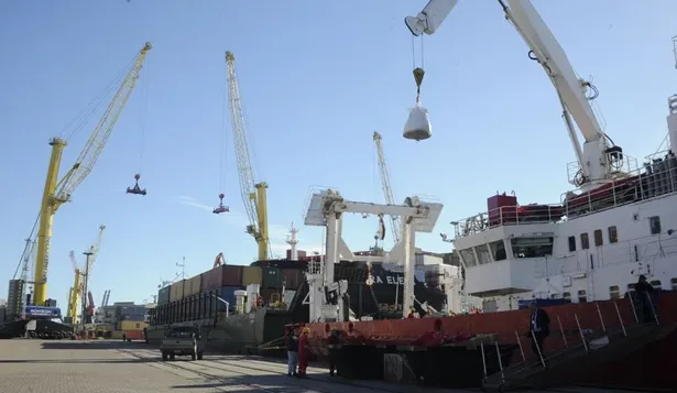 Industrias denuncian perjuicios por jornales mínimos en puerto