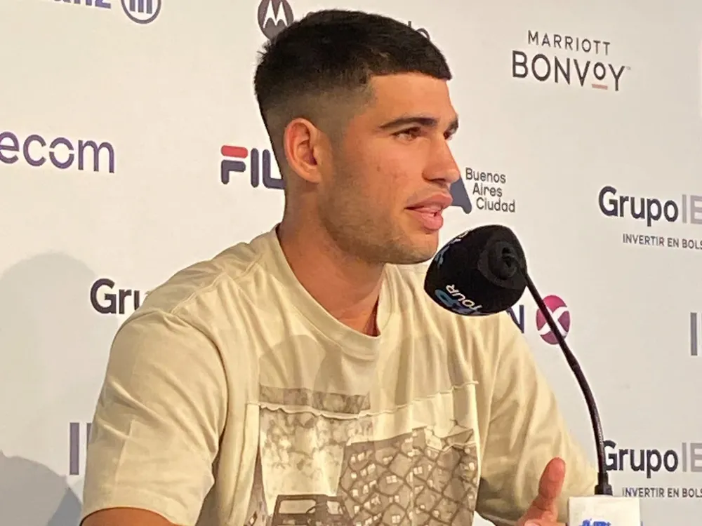 Alcaraz en rueda de prensa.