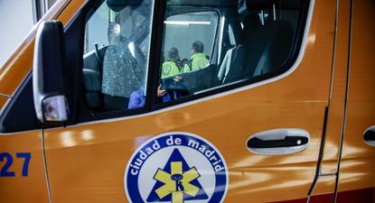 tragedia en madrid: muere una mujer tras tirarse desde un decimo piso con sus hijos