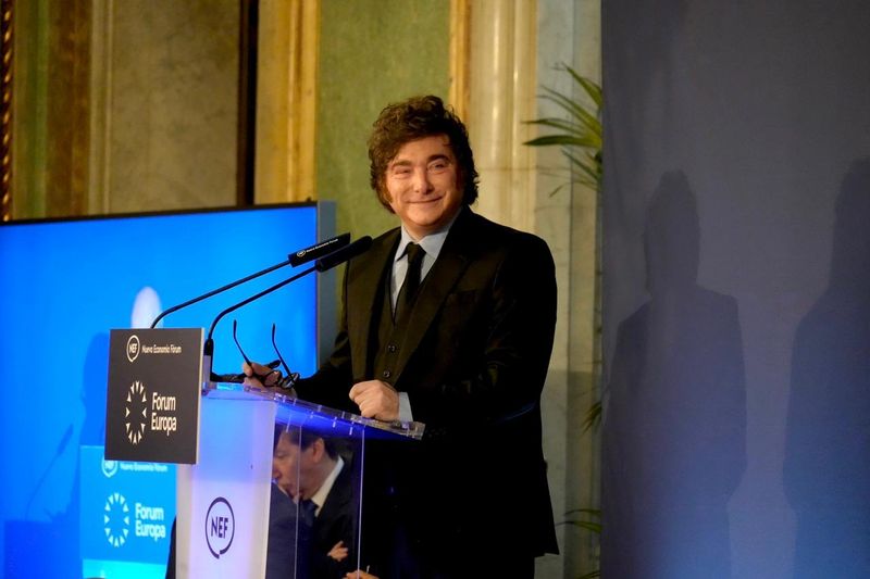 Javier Milei redobla la apuesta frente a las polémicas en España y en Argentina: "Yo voy a morir con las botas puestas"