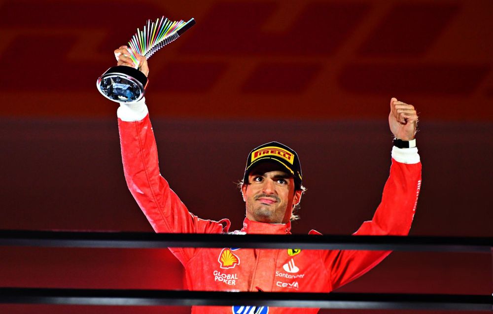 Carlos Sainz se despide de Ferrari.