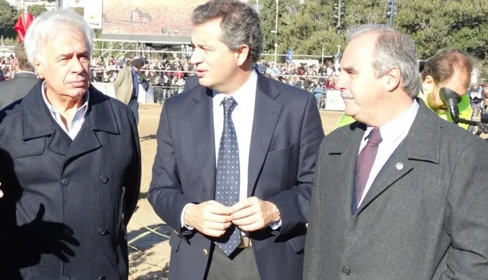José Manuel de la Sota, Miguel Etchevehere y Rubén Echeverría en la rural de Palermo