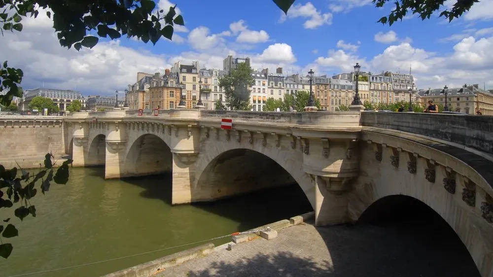 El Pont-Neuf del río Sena