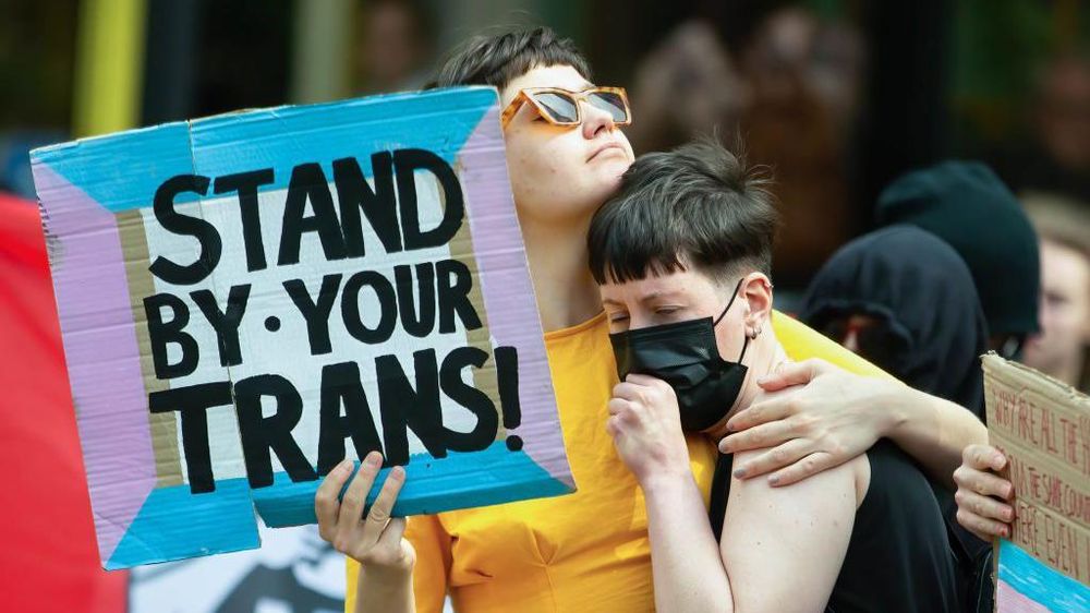 Defensores de la identidad de género temen que el fallo represente un retroceso para los derechos de las personas trans y avive una "guerra cultural".