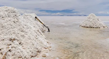 bolivia construira dos complejos para extraer e industrializar litio en uyuni y coipasa