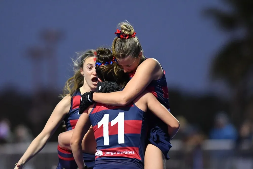 Old Girls goleó en el debut